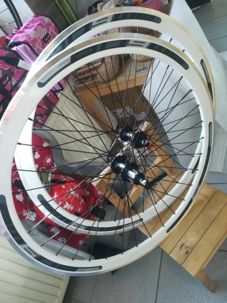 KERÉKSZETT  RODI EXCALIBUR 2 AERO ORSZÁGÚTI 28" / 622/700  FEKETE-PIROS-SZÜRKE SZÍN — 6