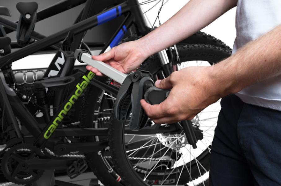 Kerékpárszállító THULE VELOSPACE XT vonóhorogra 3krp 13 pólusú csatlakozó adapter 4 krp-hez 9381 — 11
