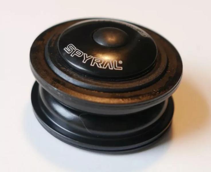 KORMÁNYCSAPÁGY SPYRAL BASIC FEKETE ALUMINIUM