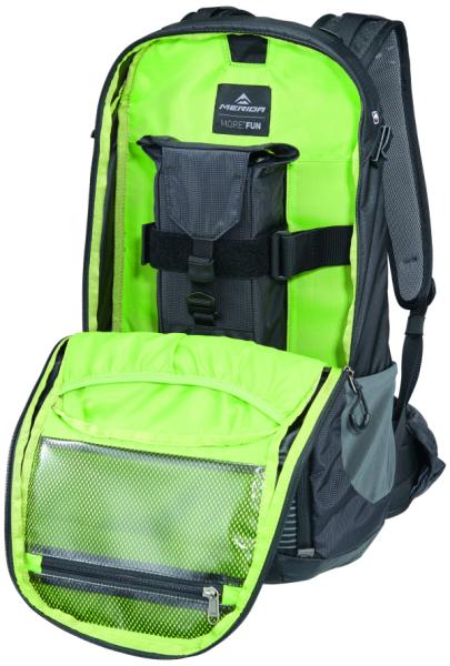 Táska MERIDA TRAIL RE eBIKE hátizsák fekete, 25 L (ebike akksi tartóvaL) - 4433 — 2