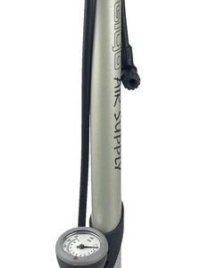 Pumpa Giyo műhely acél nyomásmérővel